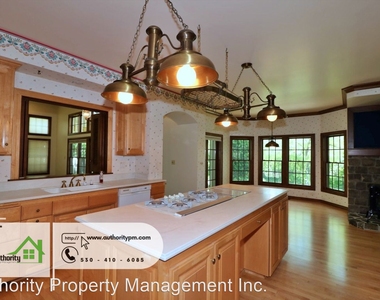 3849 Eagle Parkway - Photo Thumbnail 16