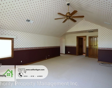 3849 Eagle Parkway - Photo Thumbnail 32