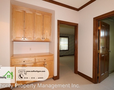 3849 Eagle Parkway - Photo Thumbnail 23