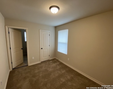 6007 Karly Way - Photo Thumbnail 23