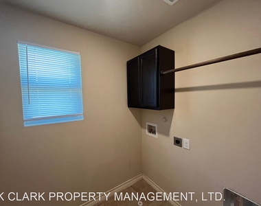 6878 Lakeview Dr #102 - Photo Thumbnail 13