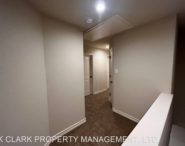 6878 Lakeview Dr #102 - Photo Thumbnail 11