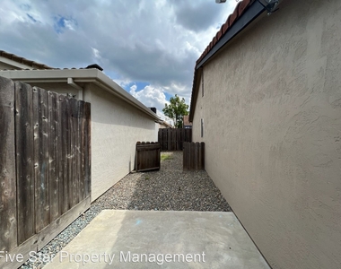 3636 Almeria Dr - Photo Thumbnail 26