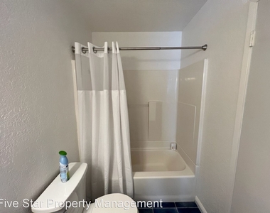 3636 Almeria Dr - Photo Thumbnail 17