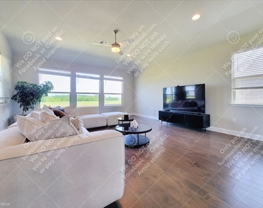 16900 Aventura Ave - Photo Thumbnail 7