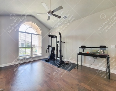 16900 Aventura Ave - Photo Thumbnail 26