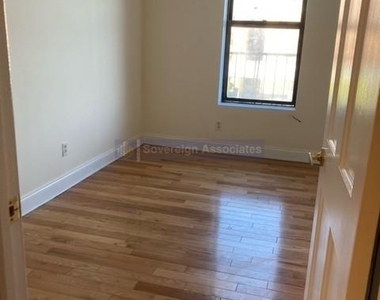631 Edgecombe Avenue - Photo Thumbnail 11