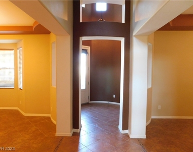 861 Roseberry Drive - Photo Thumbnail 3