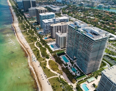 10201 Collins Ave - Photo Thumbnail 2