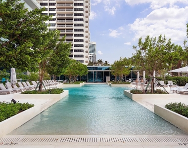 10201 Collins Ave - Photo Thumbnail 19