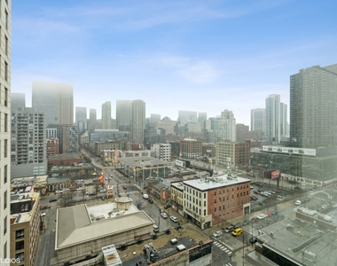 77 W Huron Street - Photo Thumbnail 14