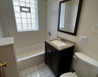 3516 N Lawndale Avenue - Photo Thumbnail 8