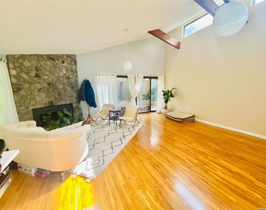 14 Windsor Road - Photo Thumbnail 12