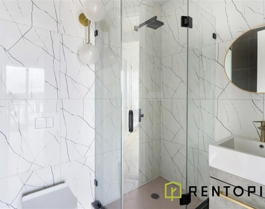 209 Montrose Avenue - Photo Thumbnail 8