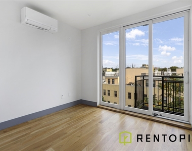 209 Montrose Avenue - Photo Thumbnail 1