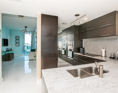 900 Biscayne Blvd Apt 2409 - Photo Thumbnail 8