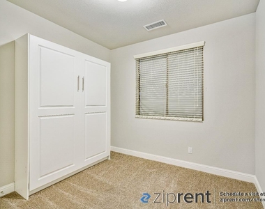 1350 East Via Sentieri Drive - Photo Thumbnail 12