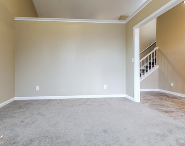 949 Heartwood Circle - Photo Thumbnail 2