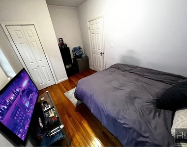 162 East 88 Street - Photo Thumbnail 1