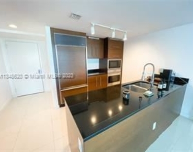 475 Brickell Ave Apt 4812 - Photo Thumbnail 5