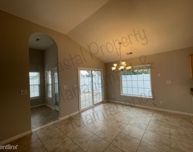 1074 Great Lakes Cir - Photo Thumbnail 11