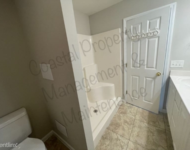 1074 Great Lakes Cir - Photo Thumbnail 21