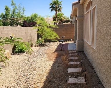 5042 Orchid Springs Street - Photo Thumbnail 14