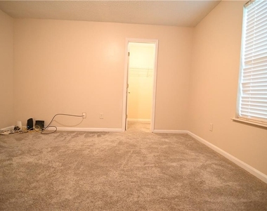 1138 Saint Phillips Court - Photo Thumbnail 13