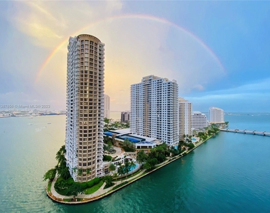 465 Brickell Ave - Photo Thumbnail 1