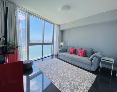 465 Brickell Ave - Photo Thumbnail 17