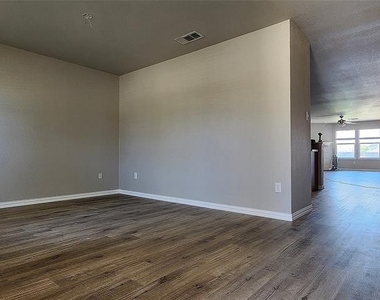 5120 Meridian Lane - Photo Thumbnail 1