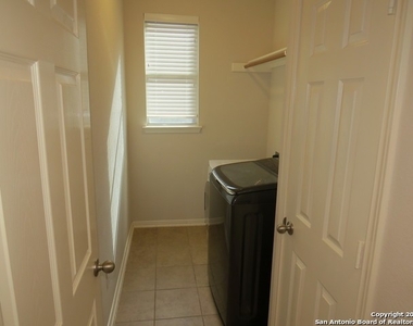 1004 Oak Rdg - Photo Thumbnail 8