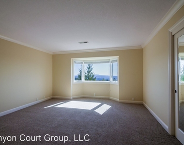 6520 - 6570 Sw Canyon Court - Photo Thumbnail 23