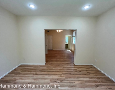 7635 Graystone Dr. - Photo Thumbnail 20