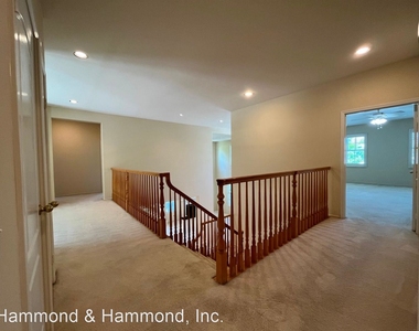 7635 Graystone Dr. - Photo Thumbnail 21