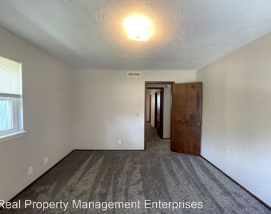 1247 W Huntington Way - Photo Thumbnail 12