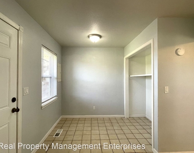 1247 W Huntington Way - Photo Thumbnail 6