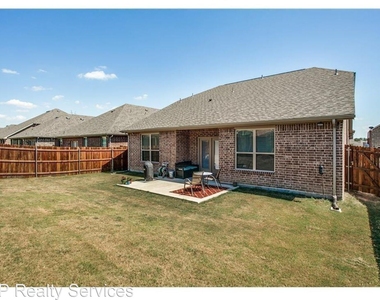 1731 Oak Glen Dr - Photo Thumbnail 9