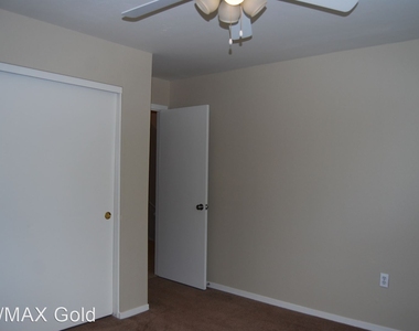 4935 Golden Springs Drive - Photo Thumbnail 14