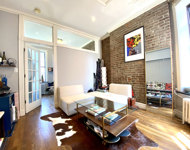 Mott & Prince St - Photo Thumbnail 1