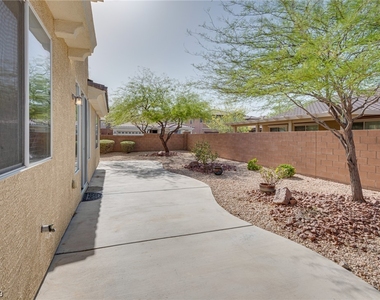 7432 Atacama Avenue - Photo Thumbnail 9