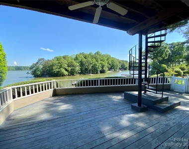 9808 Emerald Point Drive - Photo Thumbnail 22