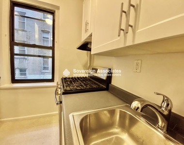 560 West 218th Street - Photo Thumbnail 9