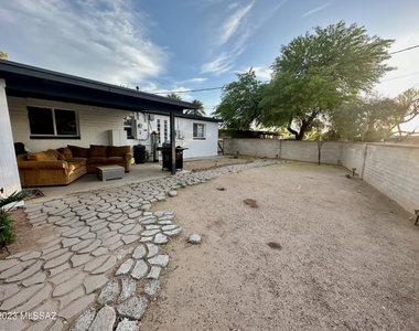 7049 E Calle Canis - Photo Thumbnail 28