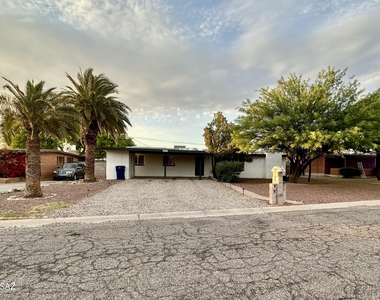 7049 E Calle Canis - Photo Thumbnail 0