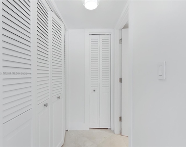 6039 Collins Ave - Photo Thumbnail 16