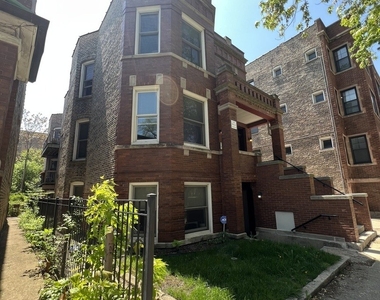 2247 W Thomas Street - Photo Thumbnail 0