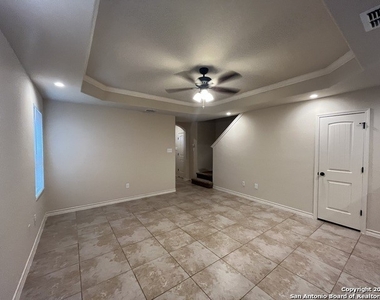 6954 Lakeview Dr - Photo Thumbnail 1