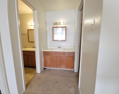 1107 Verde Dr Apt 29 - Photo Thumbnail 9