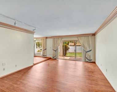 509 E Boca Raton Road - Photo Thumbnail 3